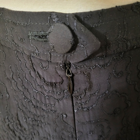 Vintage Christian Lacroix Black Pencil Skirt with Beautiful Embroidery size 8 - Picture 7 of 11